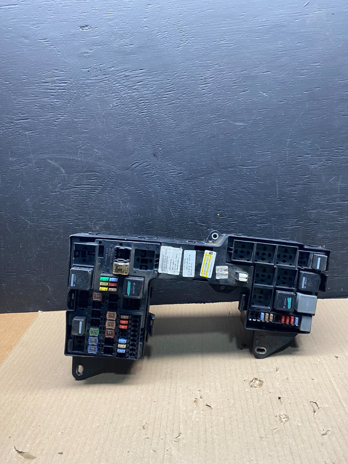 2009 - 2012 Jaguar X250 XF Front Under Hood Fuse Relay Box 8X2T14290GD G44500