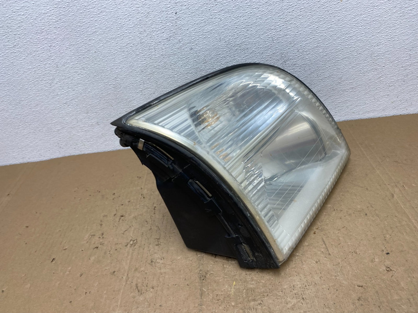 2002-2005 Mercury Mountaineer Right Passenger Halogen Headlight AC6046 DW2