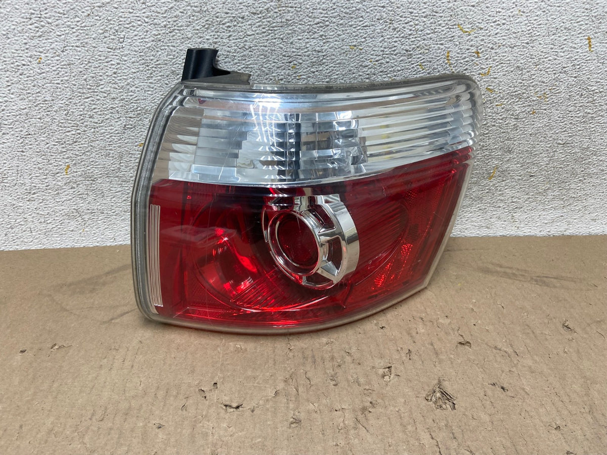 2007 to 2012 GMC Acadia Halogen Tail Light Right Passenger RH Side AH7679 LK0