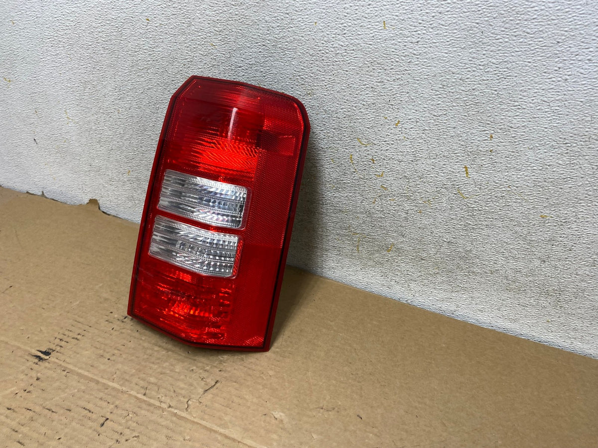 2008-2016 Jeep Patriot Right Passenger Rh Side Tail Light AH7987 LK2