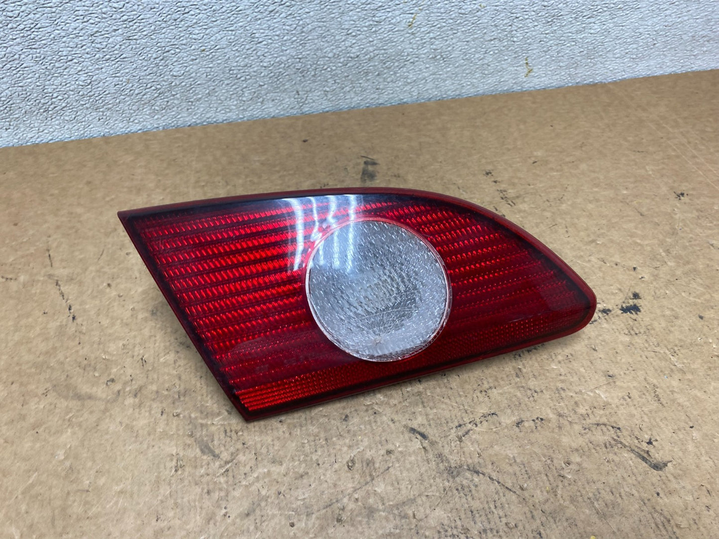 2001 2002 Toyota Corolla Left Driver LH Side Inner Tail light OEM S7118 DW0