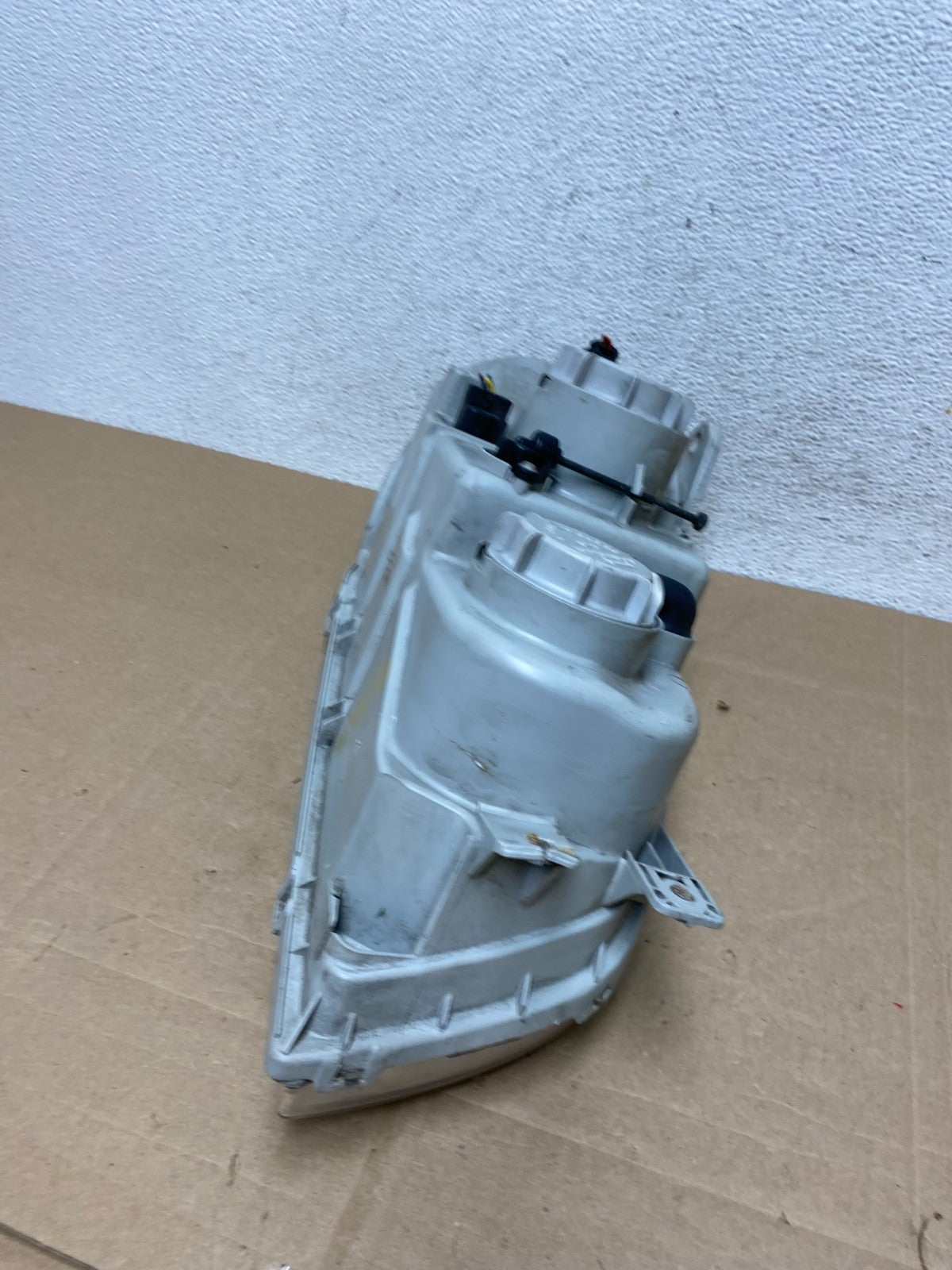 2004 2005 Hyundai XG350 XG Left Driver LH Headlight Halogen AE4947 DW5