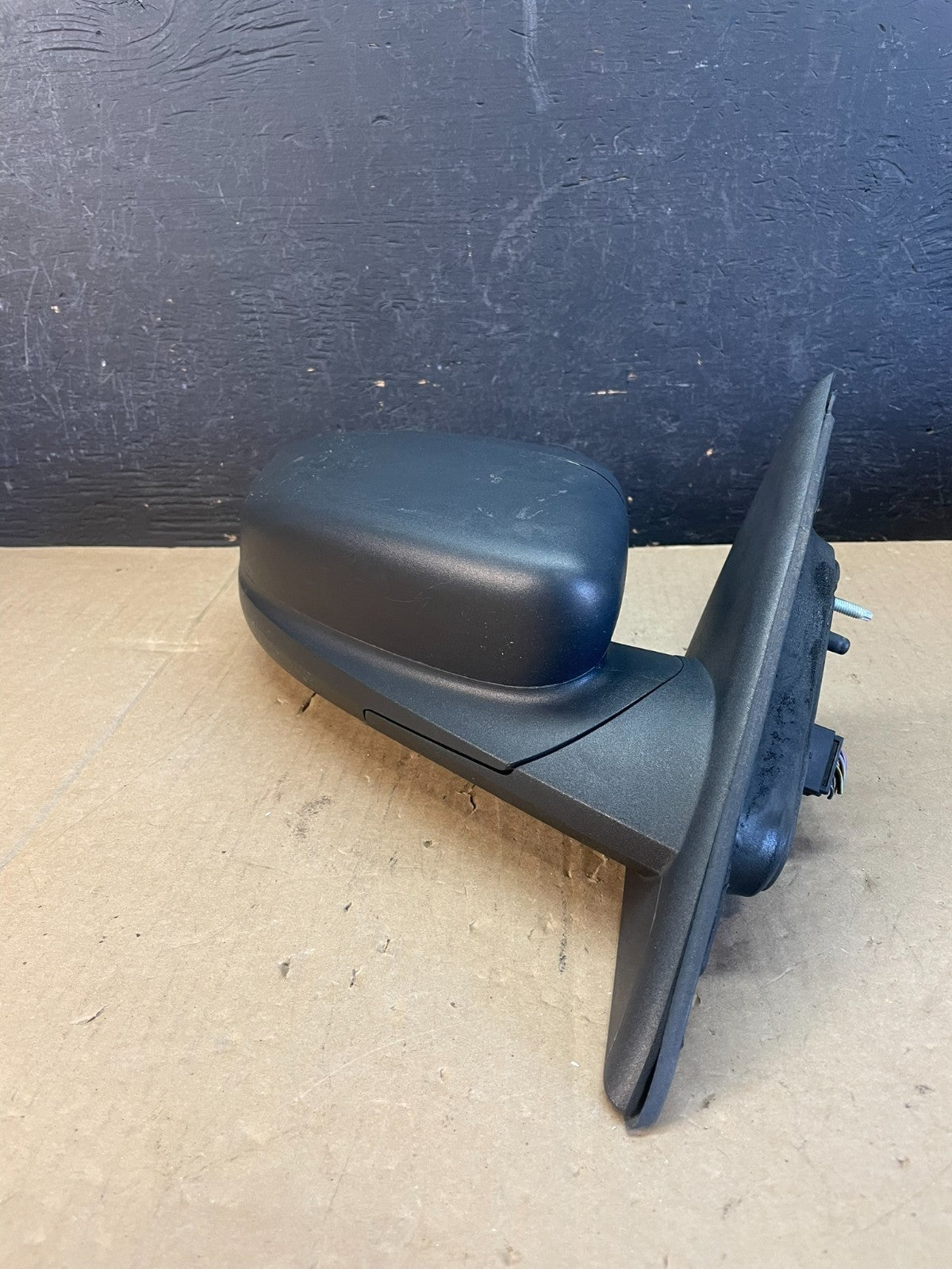 2010 to 2018 Ford Taurus Right Passenger View Door Mirror AD5688 DW1