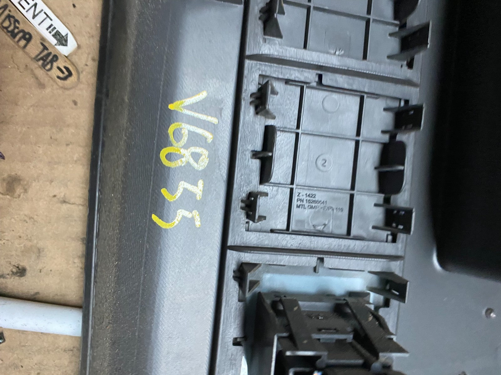 2008-2019 Chevy Express GMC Savannah Speedometer Radio Trim Bezel OEM V6855 DG10
