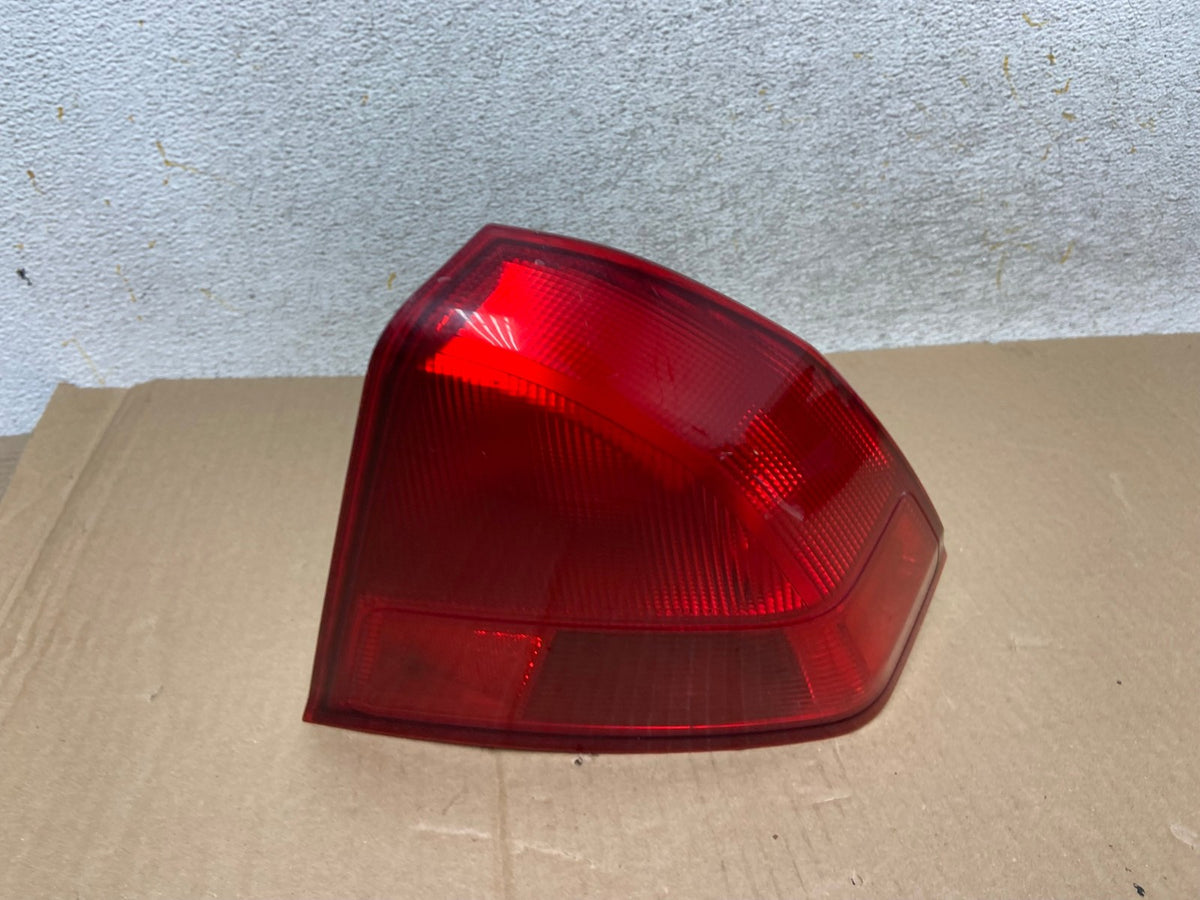 2001 2002 Honda Civic Sedan Right Passenger Rh Side Tail Light AI1167 LK0
