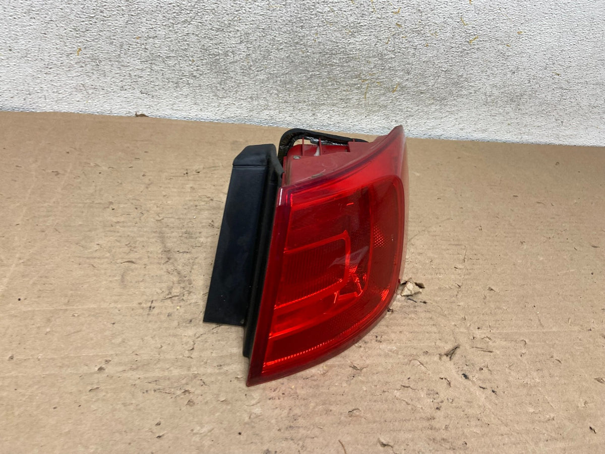 2011 to 2014 Volkswagen Jetta Right Passenger Rh Side Tail Light AI1052 LK2