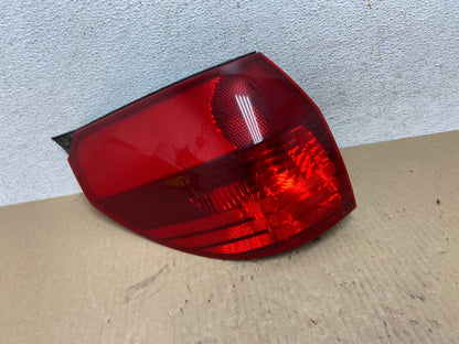2004 to 2005 Toyota Sienna Left Driver LH Side Tail Light AE7049 LK0