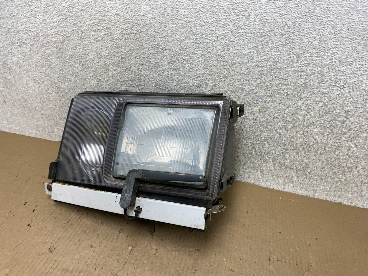 1986-1993 Mercedes Benz w124 300 300d 300e Left Driver Side Headlight AH59662