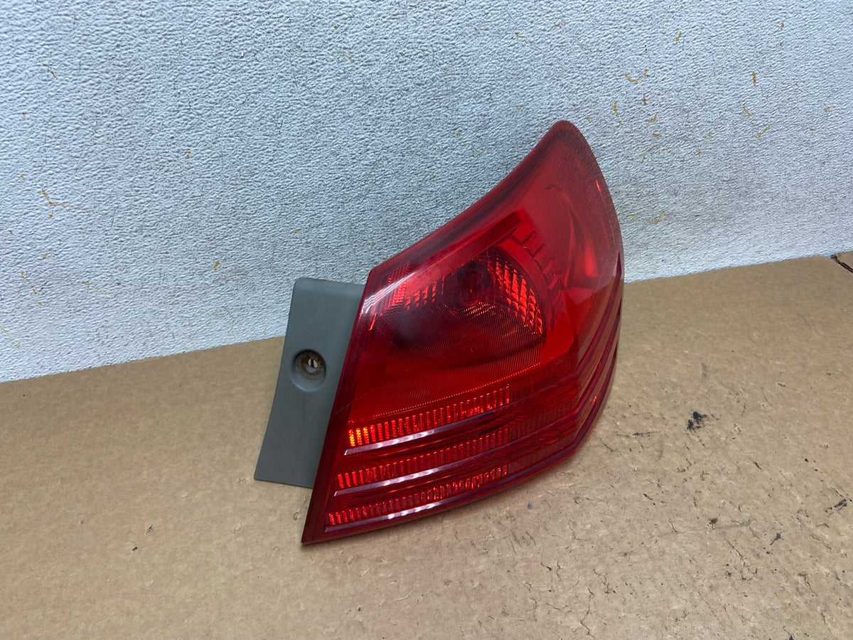 2008 to 2015 Nissan Rogue Right Passenger Rh Side Tail Light AI3660 LK2