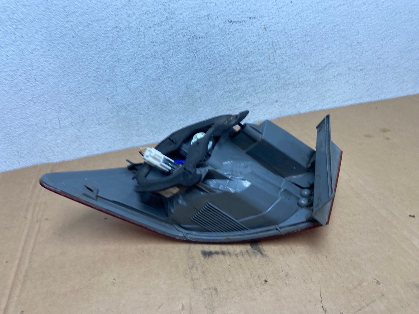 2010 - 2013 Kia Forte Left Driver LH Side Tail Light Ad2607 LK6
