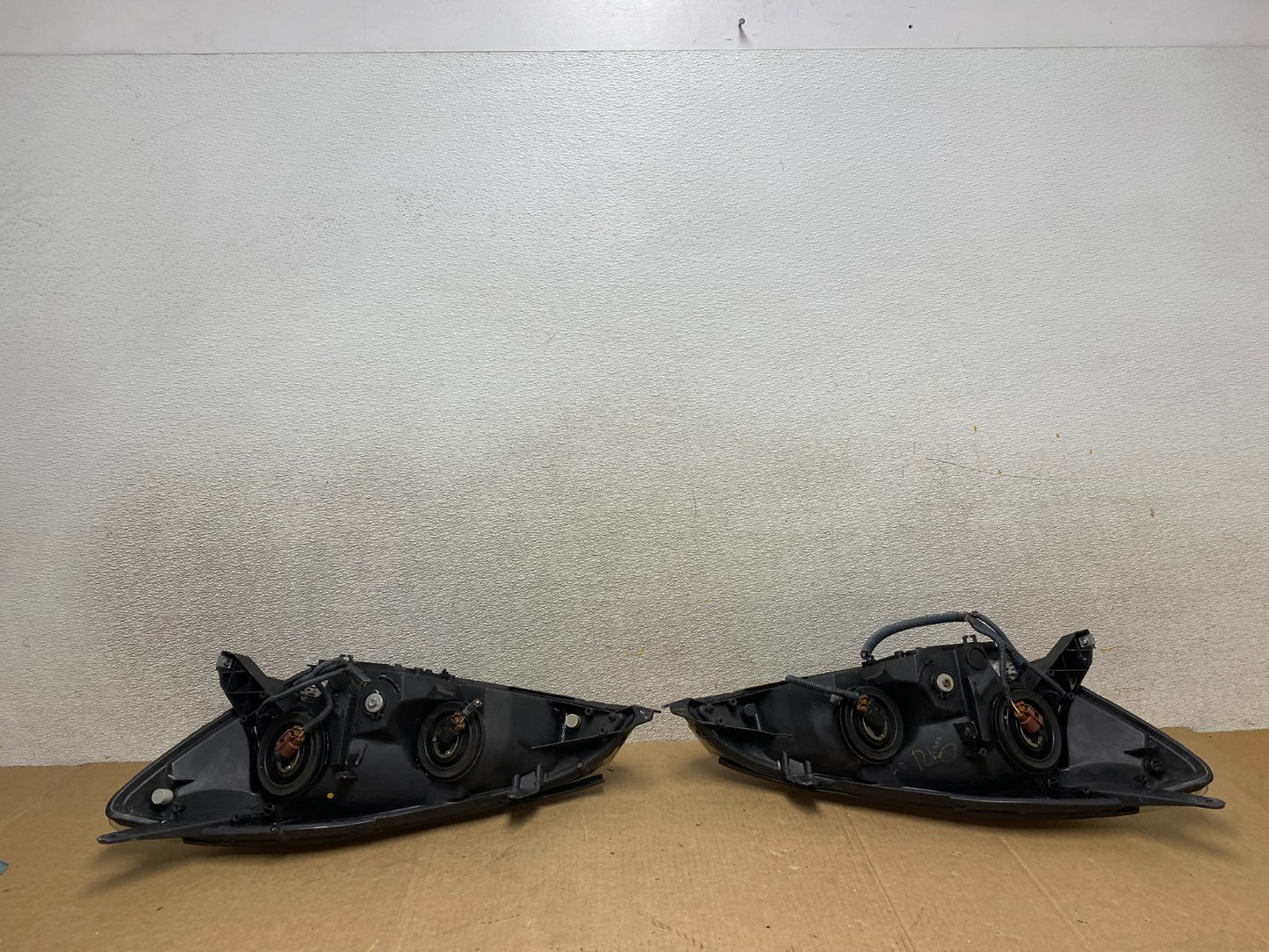 2004 2005 Toyota Sienna Left+Right Set Side Halogen Headlights W8516 DW12