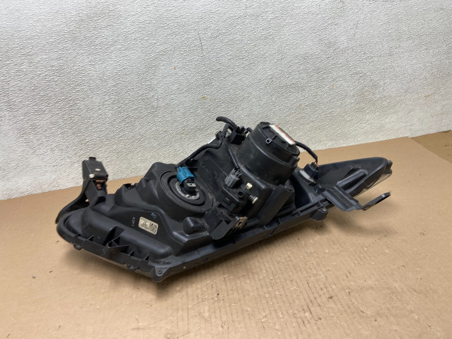 2011 to 2013 Honda Odyssey Front Left Driver LH Headlight Xenon AB6000 DW4