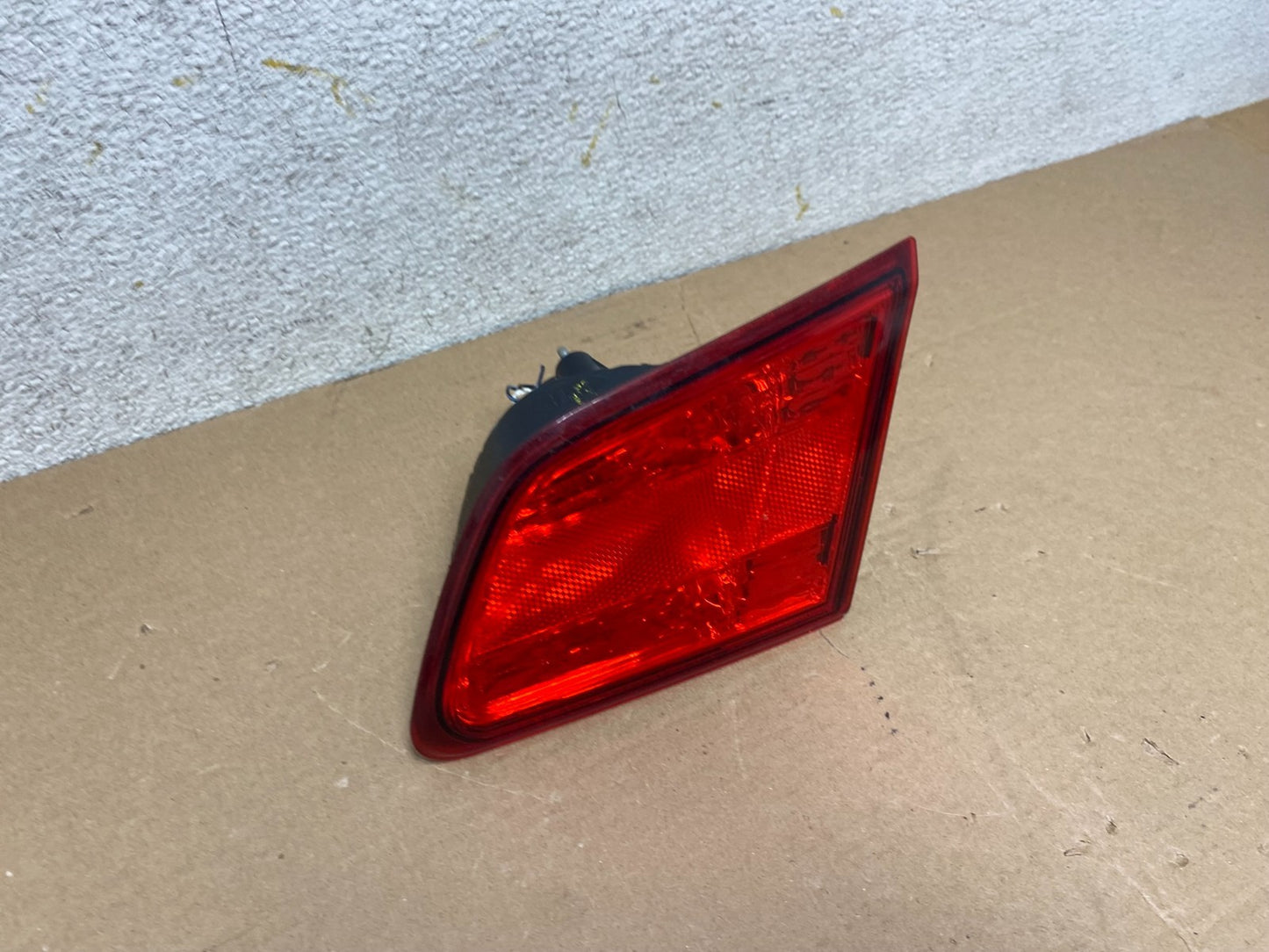 2010-2014 Subaru Legacy Right Passenger Rh Side Tail Light Inner Oem R0435 DW2