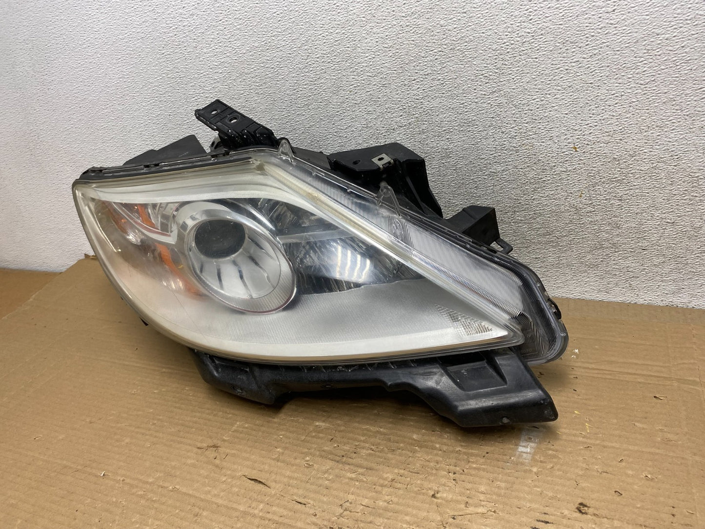 2010 - 2012 Mazda Cx9 Cx-9 Right Passenger RH Headlight Xenon HID AG9056 DW2