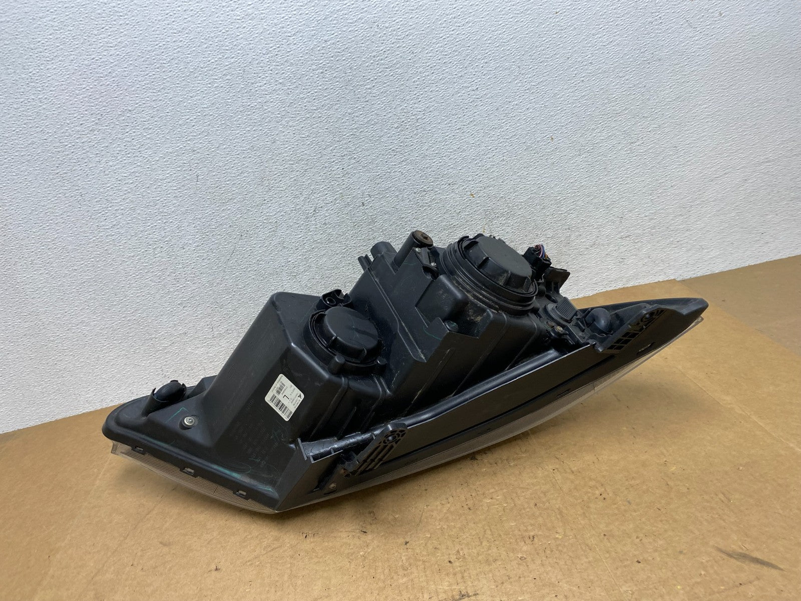 2014 to 2015 Kia Sorento Left Driver LH Side Headlight Halogen AE3283 DW5