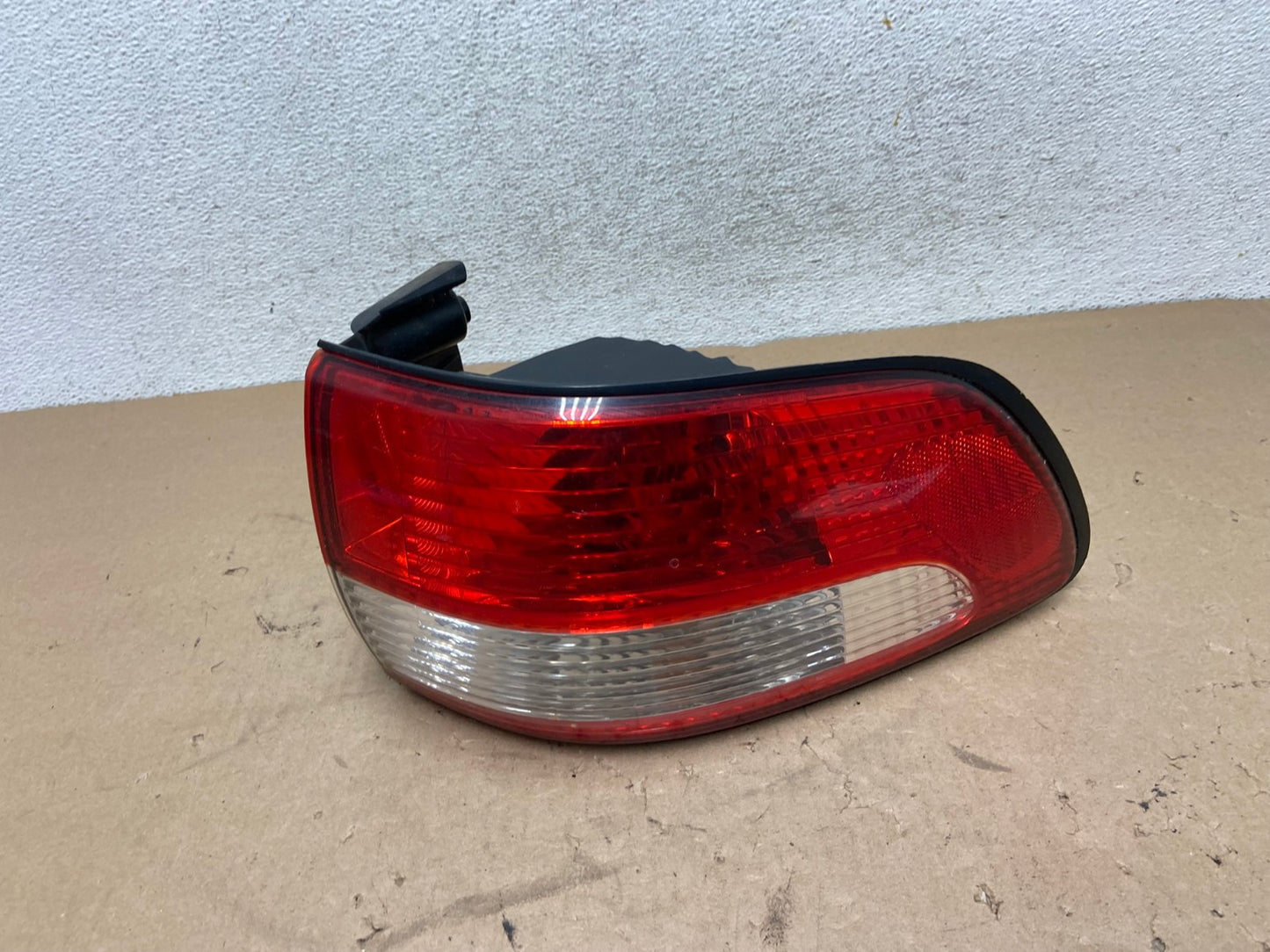 2001 2002 2003 Toyota Sienna Right Passenger Rh Side Tail Light AG4261 LK0