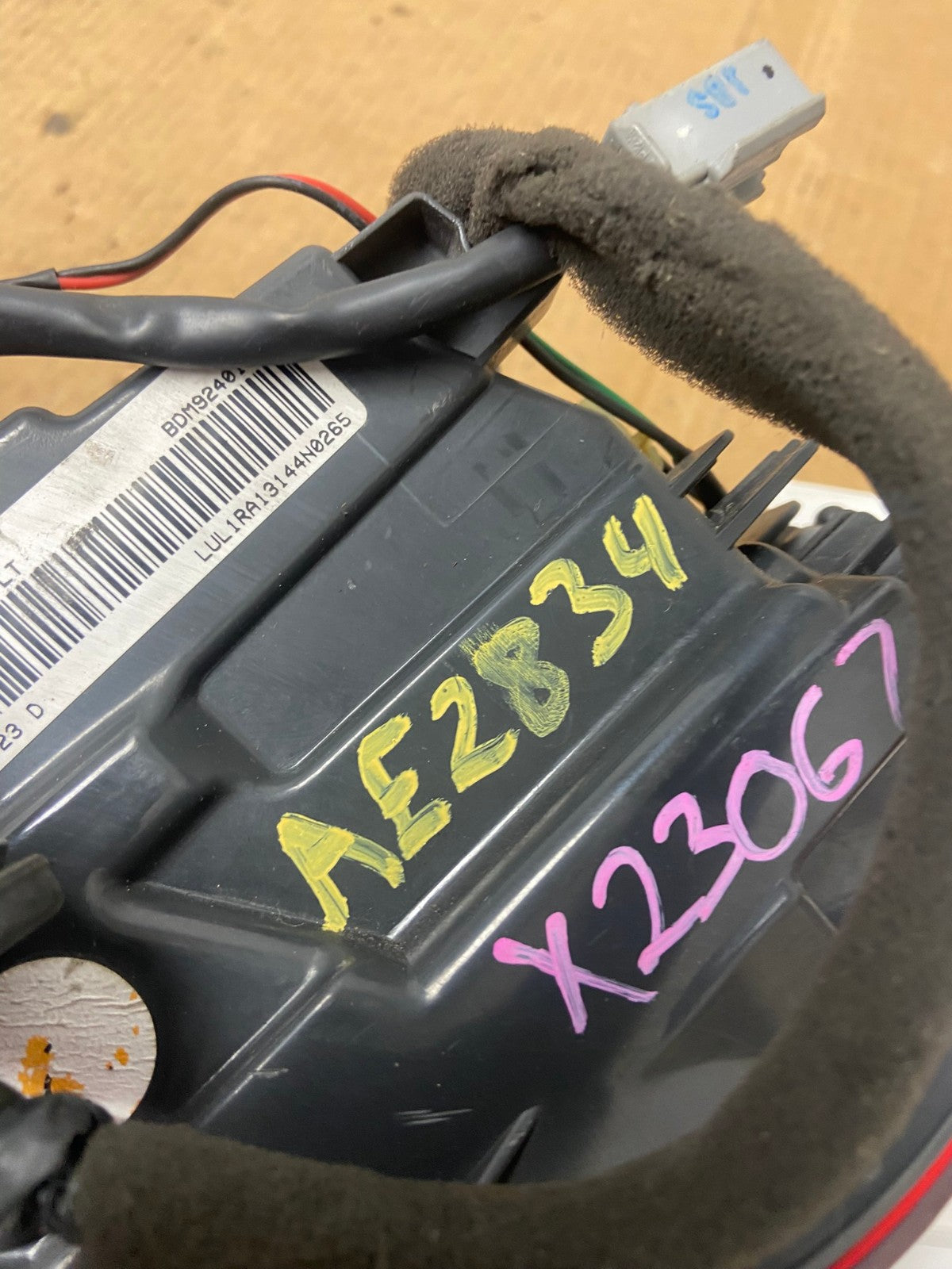 2015 2016 2017 Chrysler 200 Sedan Left Driver LH Side Tail Light AE2834 LK6