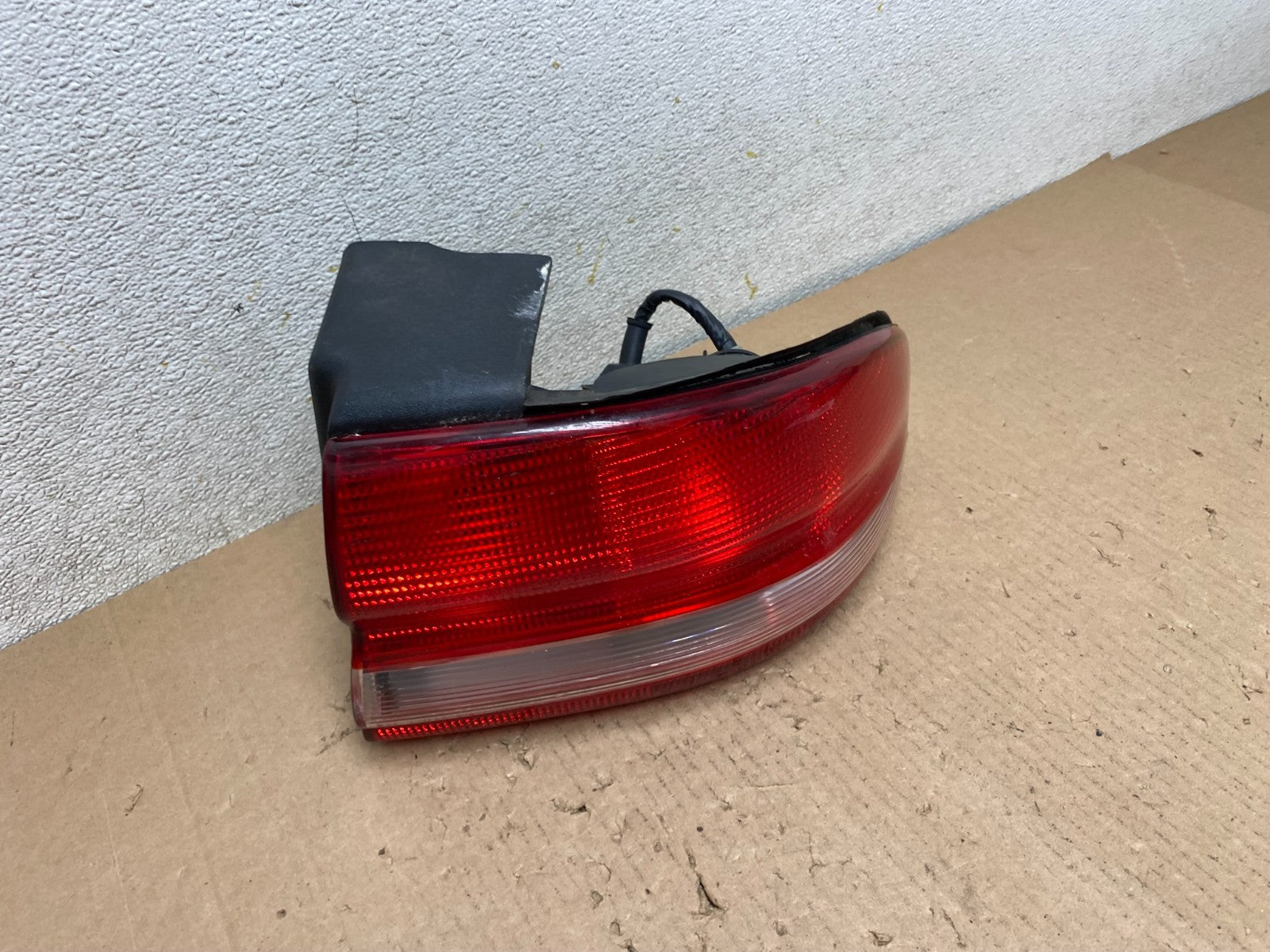 1993 to 1997 Chrysler Concorde Right Passenger Side Tail Light OEM P9466 DW2