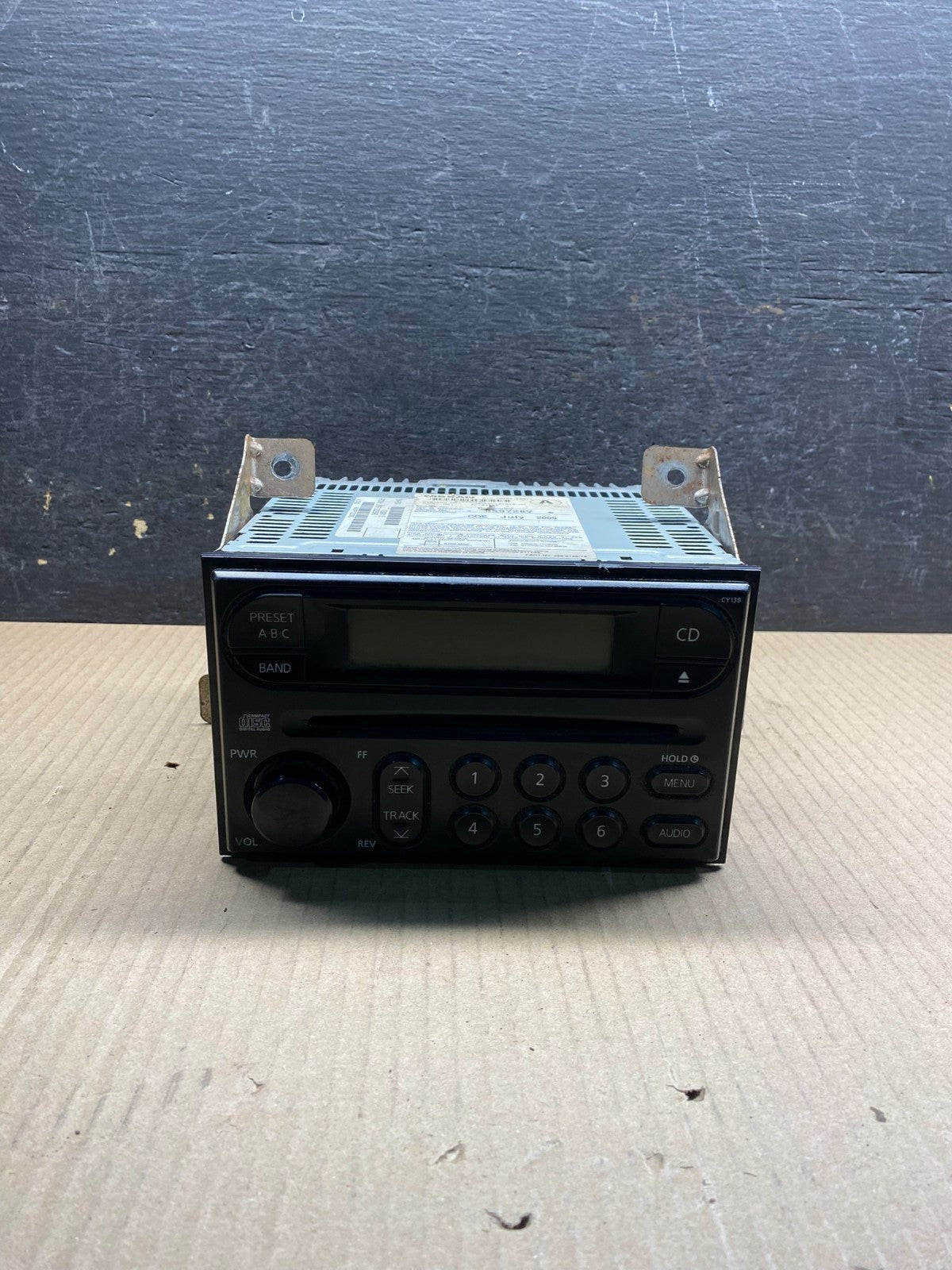 2005 to 2007 Nissan Xterra AM FM CD Player Radio Receiver AJ0167 DG0