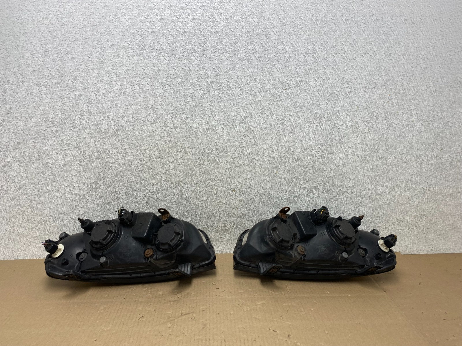 2001 2002 2003 Hyundai Elantra Left+Right Side Set Halogen Headlights AG5887 DW6