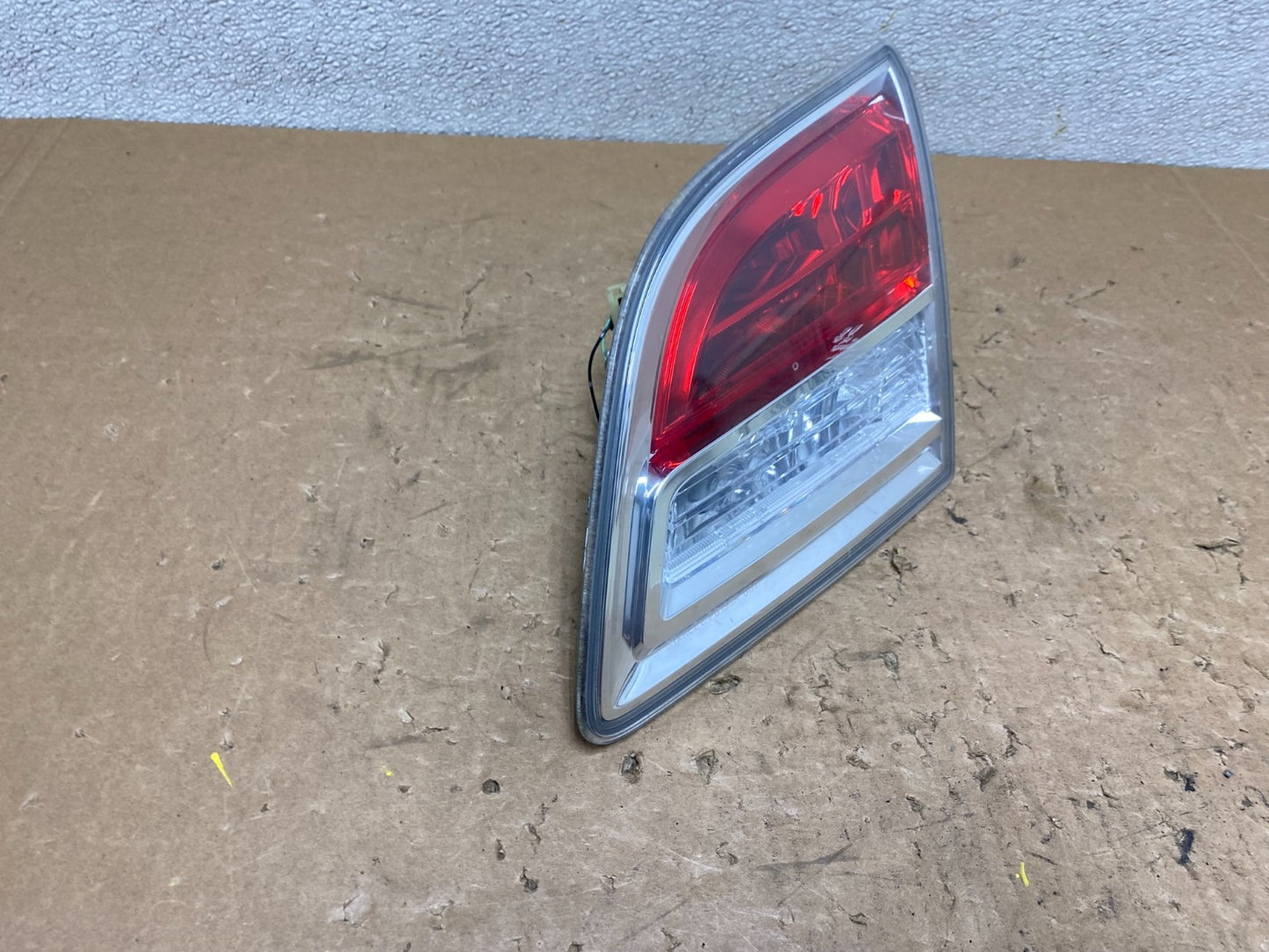 2007 2008 2009 Mazda Cx-9 Right Passenger Rh Side Inner Tail Light Oem V5862 DW2