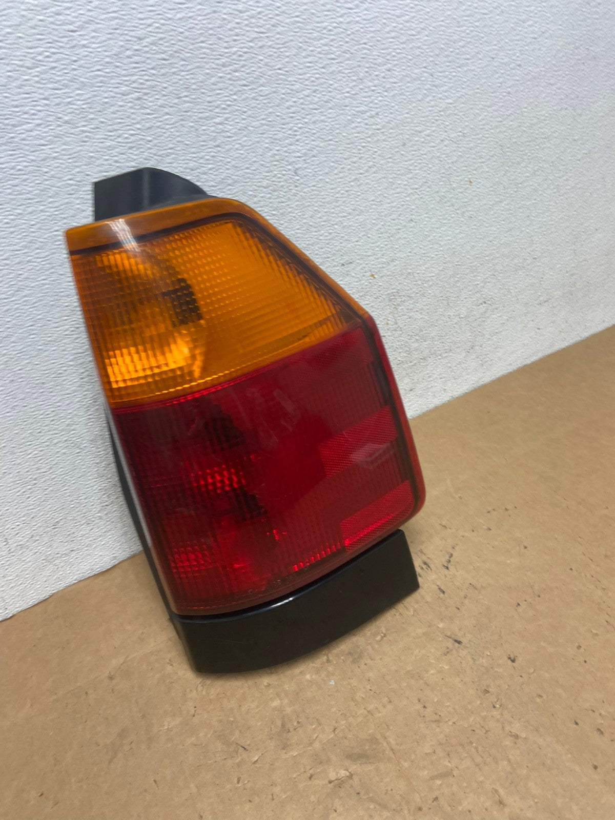 2002-2009 GMC Envoy Right Passenger RH Side Tail Light AD5141 LK2