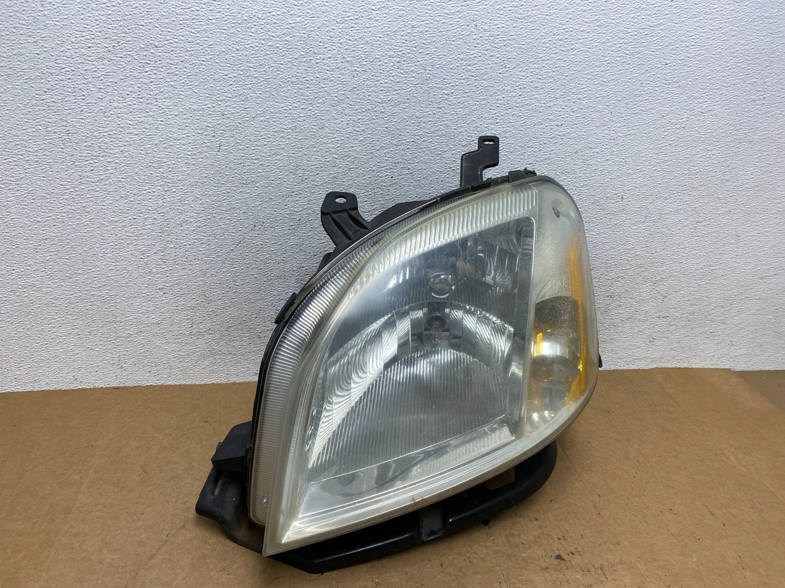 2005 2006 2007 Mercury Montego Left Driver LH Side Headlight Xenon HID AE3233 DW2