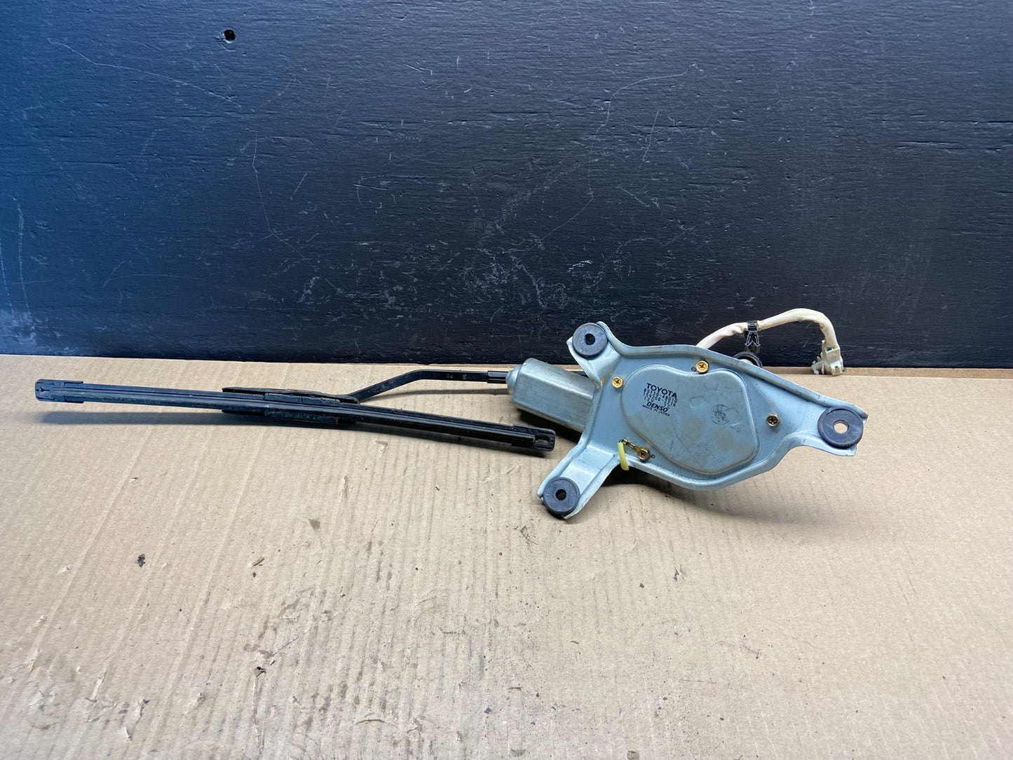 1999 to 2003 Lexus RX300 Rear Liftgate Window Wiper Motor AC0540 DG1