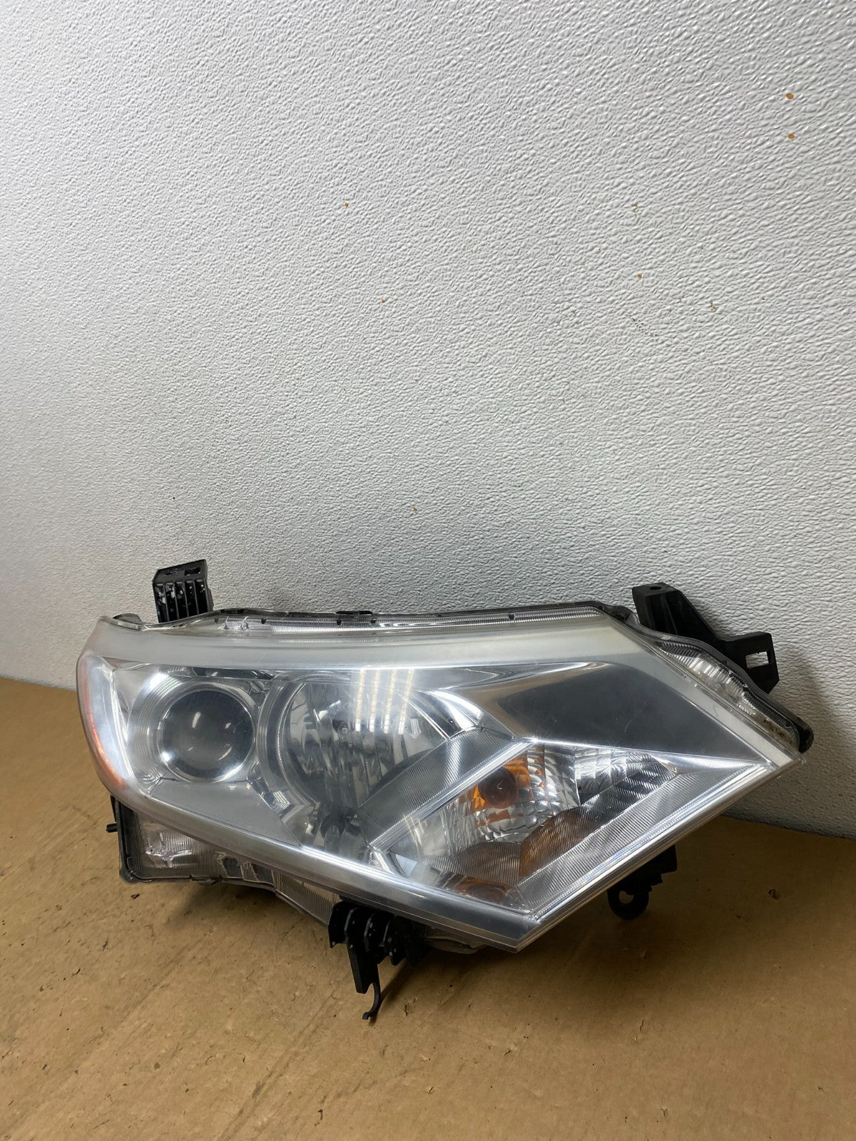 2012 to 2017 Nissan Quest Right Passenger RH Headlight Halogen AC8661 DW2