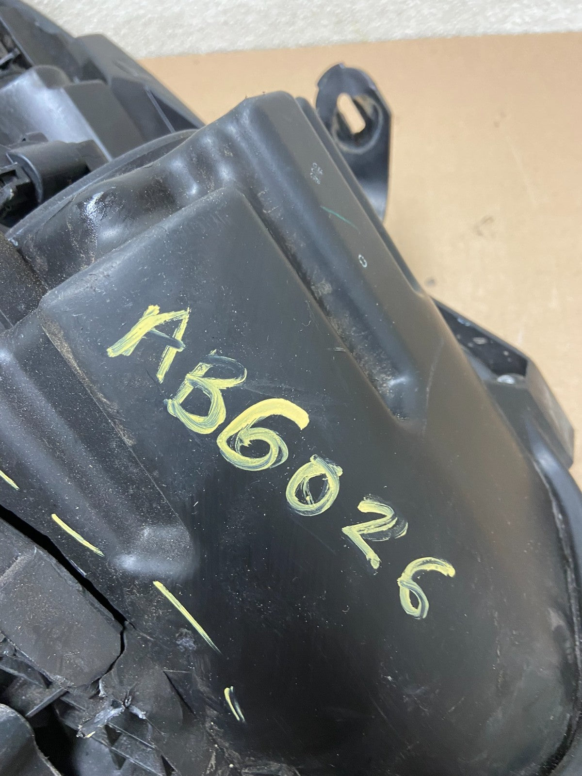 2008 to 2013 Nissan Rogue HID Xenon Headlight Left Driver Lh Side Oem AB6026 DW11