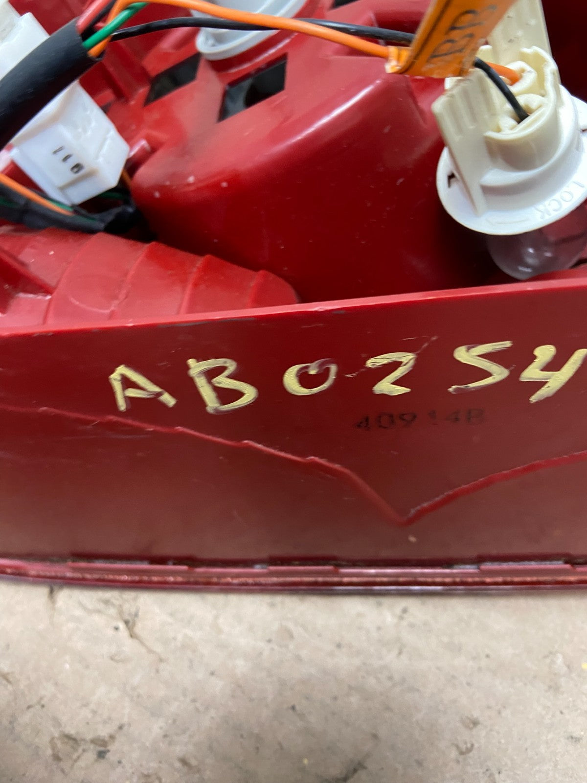 2002 - 2005 Hyundai Sonata Right Passenger RH Side Tail Light OEM AB0254 LK6
