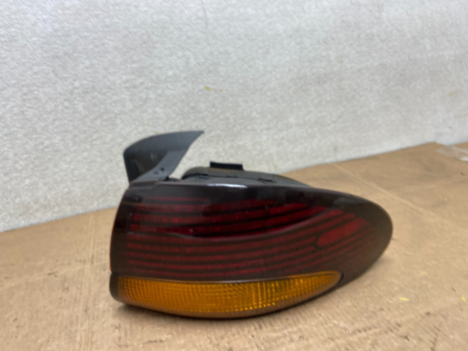 1996 to 1999 Pontiac Bonneville Right Passenger RH Side Tail Light OEM Y6089 DW0