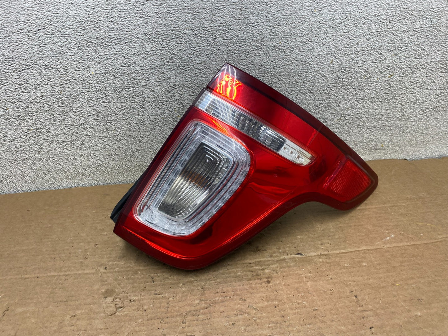 2011-2015 Ford Explorer Police Package Right Passenger Side Tail light Z2809 DW0