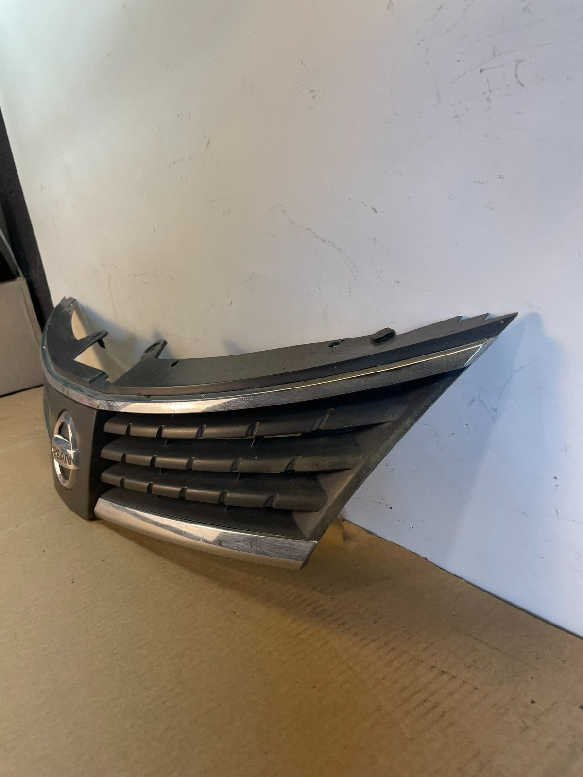 2007 2008 2009 Nissan Versa Sedan Front Upper Grill Grille AG3182 DG1