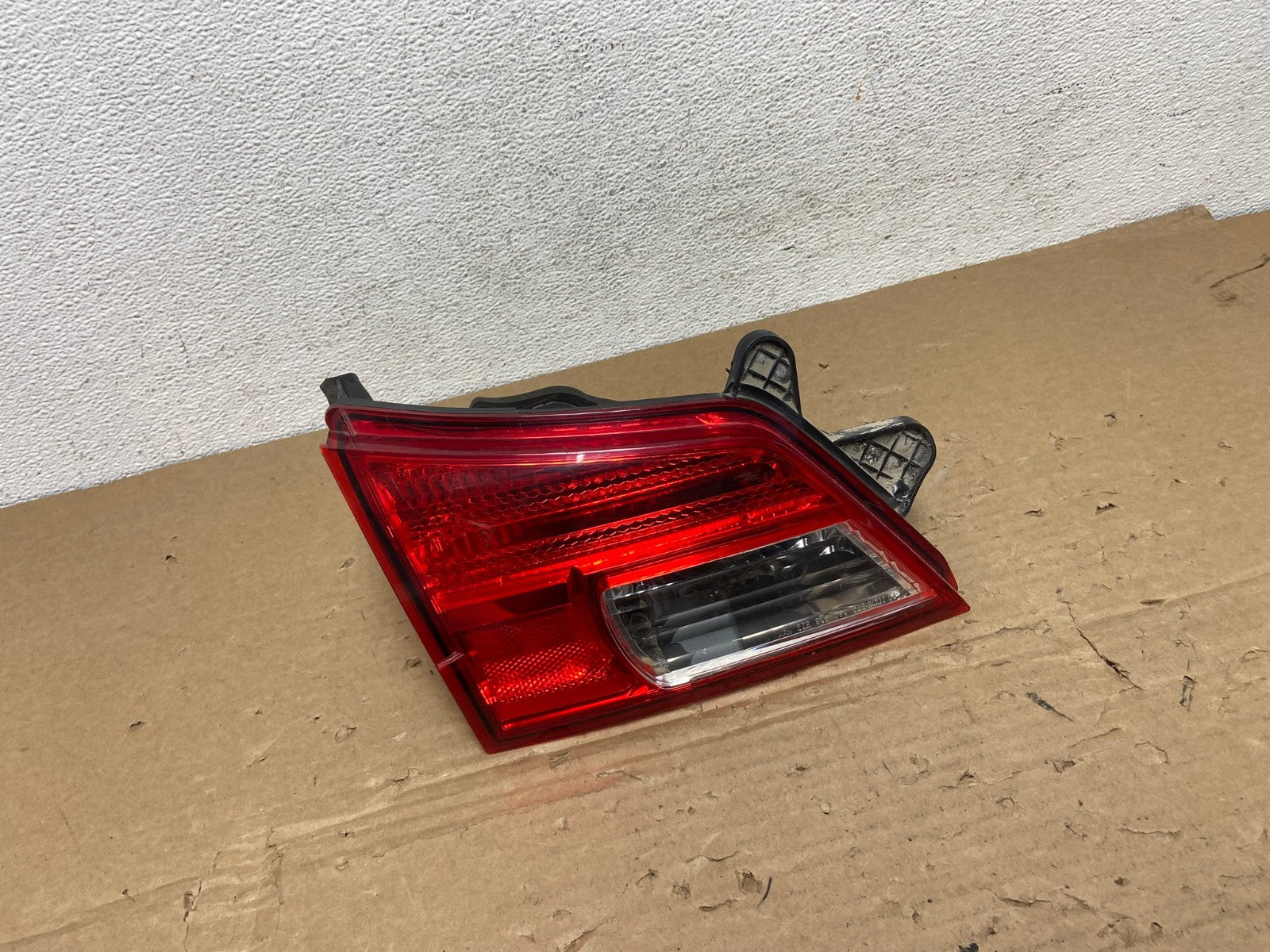 2010-2014 Subaru Outback Left Driver Lh Side Inner Tail Light AD4080 LK0