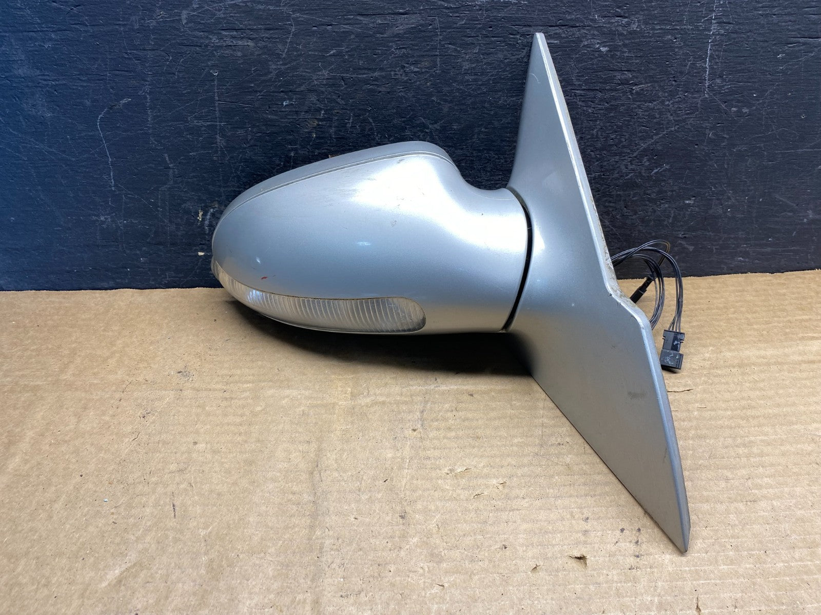2000 to 2003 Mercedes CLK 320 430 Passenger Right Side View Mirror AD9756 DW0