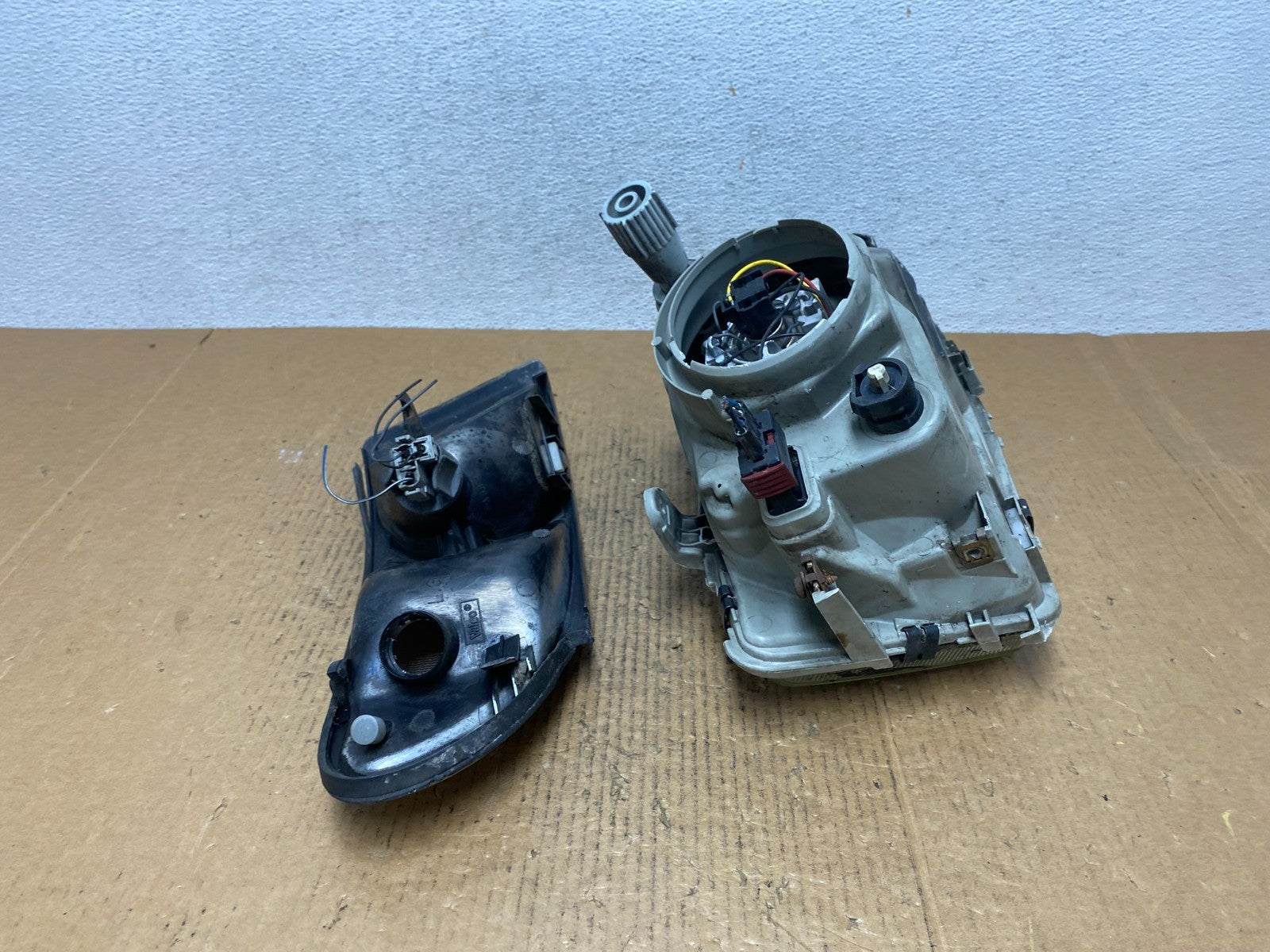1999 to 2003 Saab 9-3 Front Left Driver LH Side Halogen Headlight AE1433 DW8