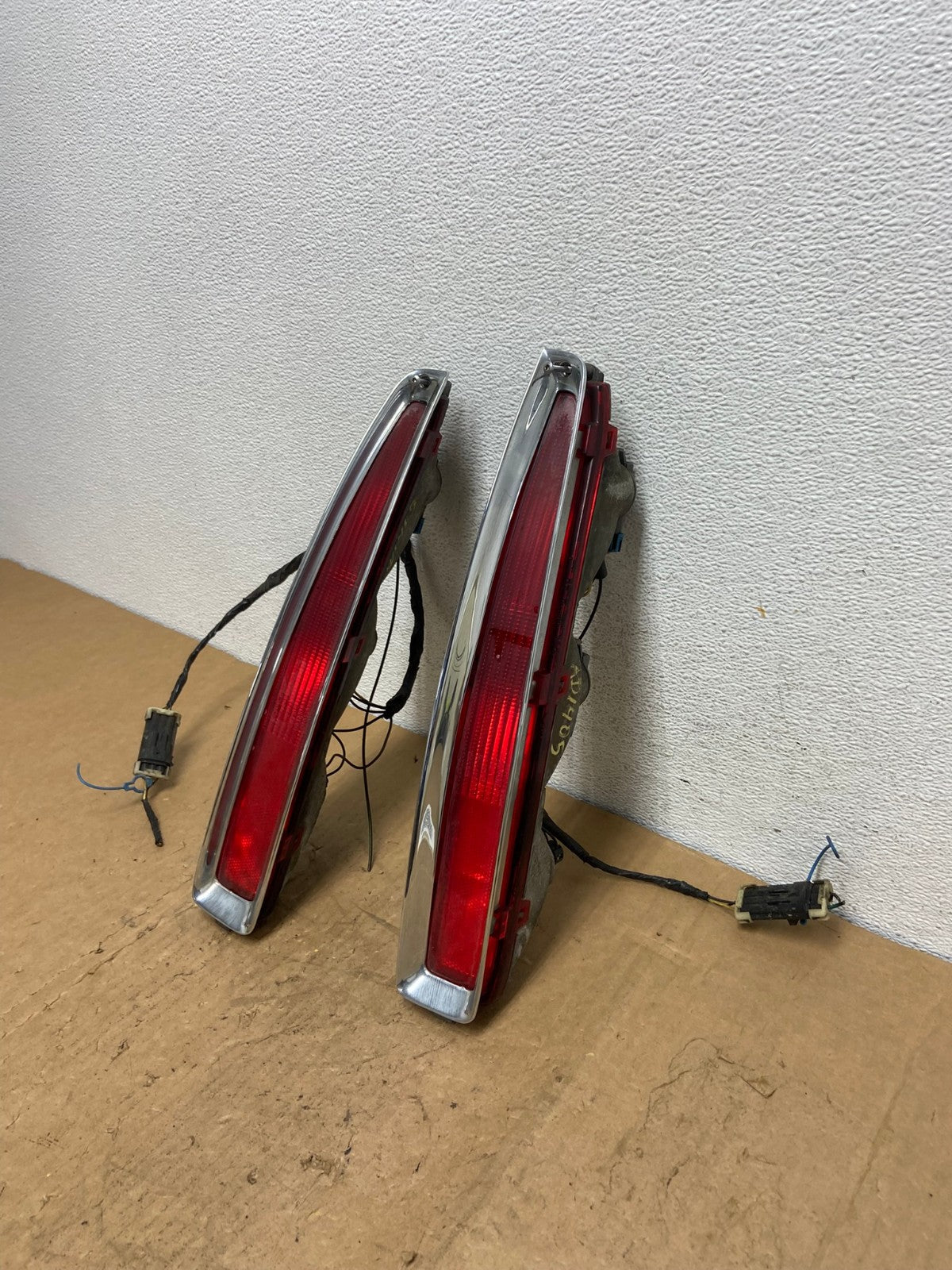 1994 to 1999 Cadillac Deville Left+Right Side Tail lights AD1405 LK1
