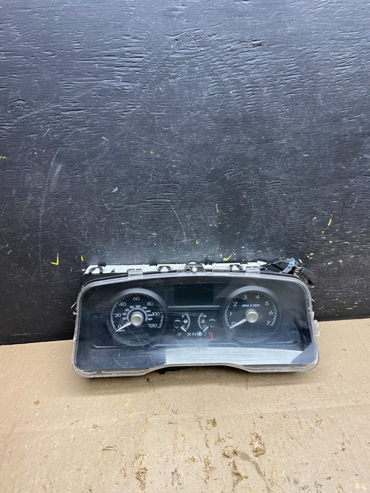 2009 to 2010 Lincoln Town Car Speedometer Cluster Gauge U5658 DG0
