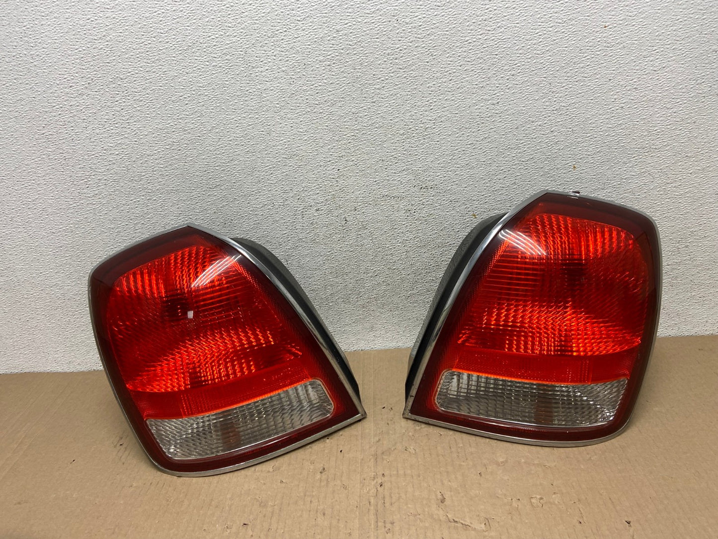 2001-2003 Hyundai XG300 XG350 XG Left+Right Side Tail Lights AE9590 LK0