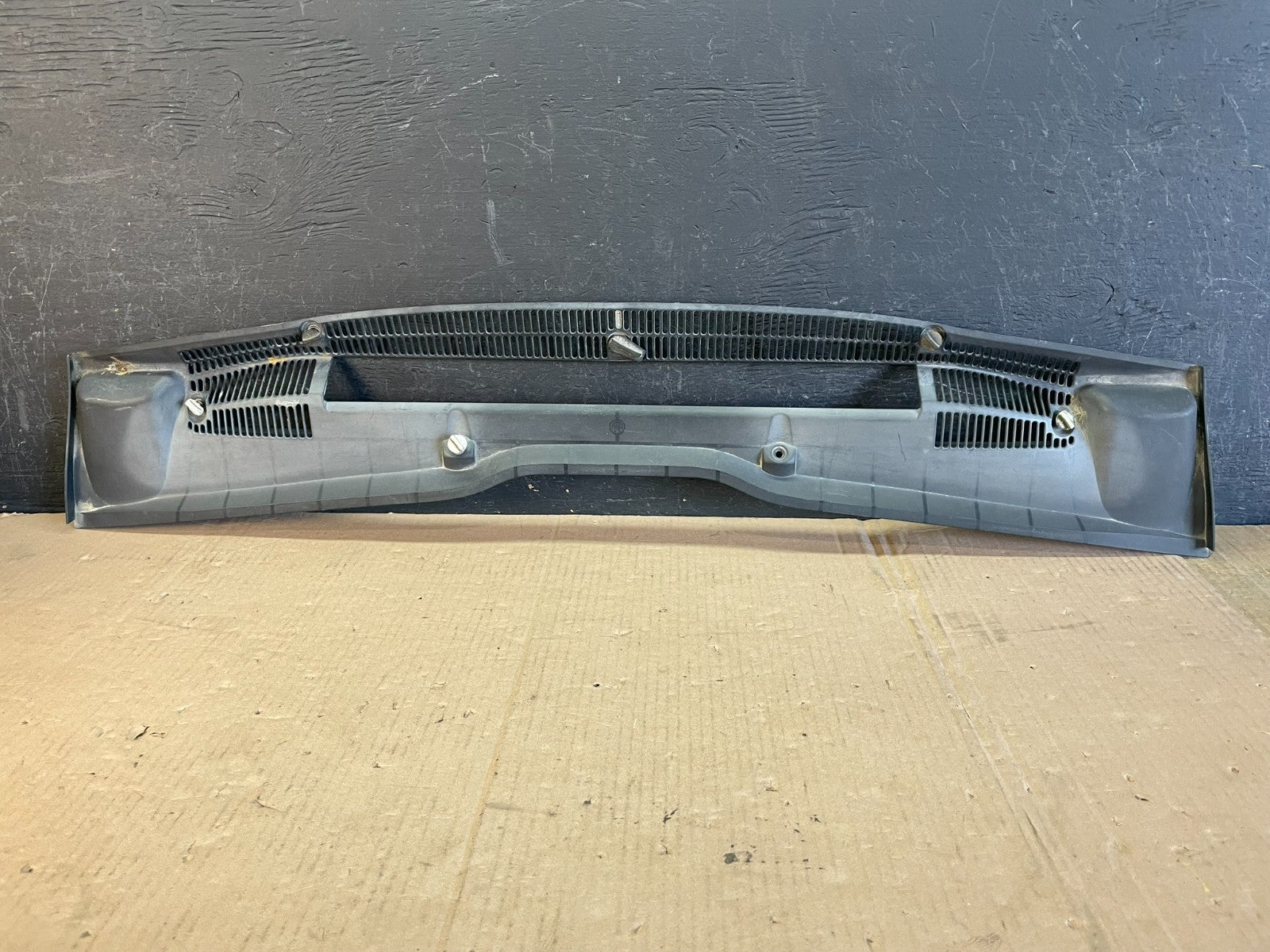 2001-2006 BMW X5 Windshield Wiper Air Micro Filter Housing Cover Panel AD8571 DG0