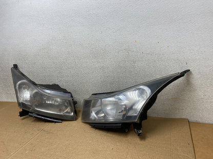 2011 to 2015 Chevrolet Cruze Halogen Left+Right Set Headlights W3819 DW1