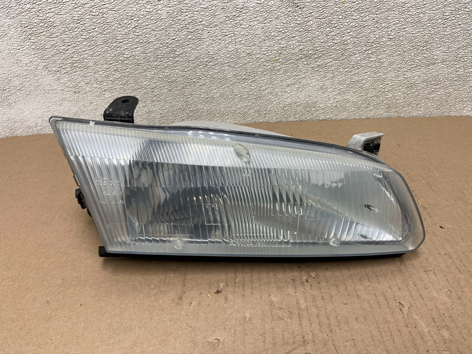 1997 1998 1999 Toyota Camry Right Passenger RH Halogen Headlight AB5043 DW0
