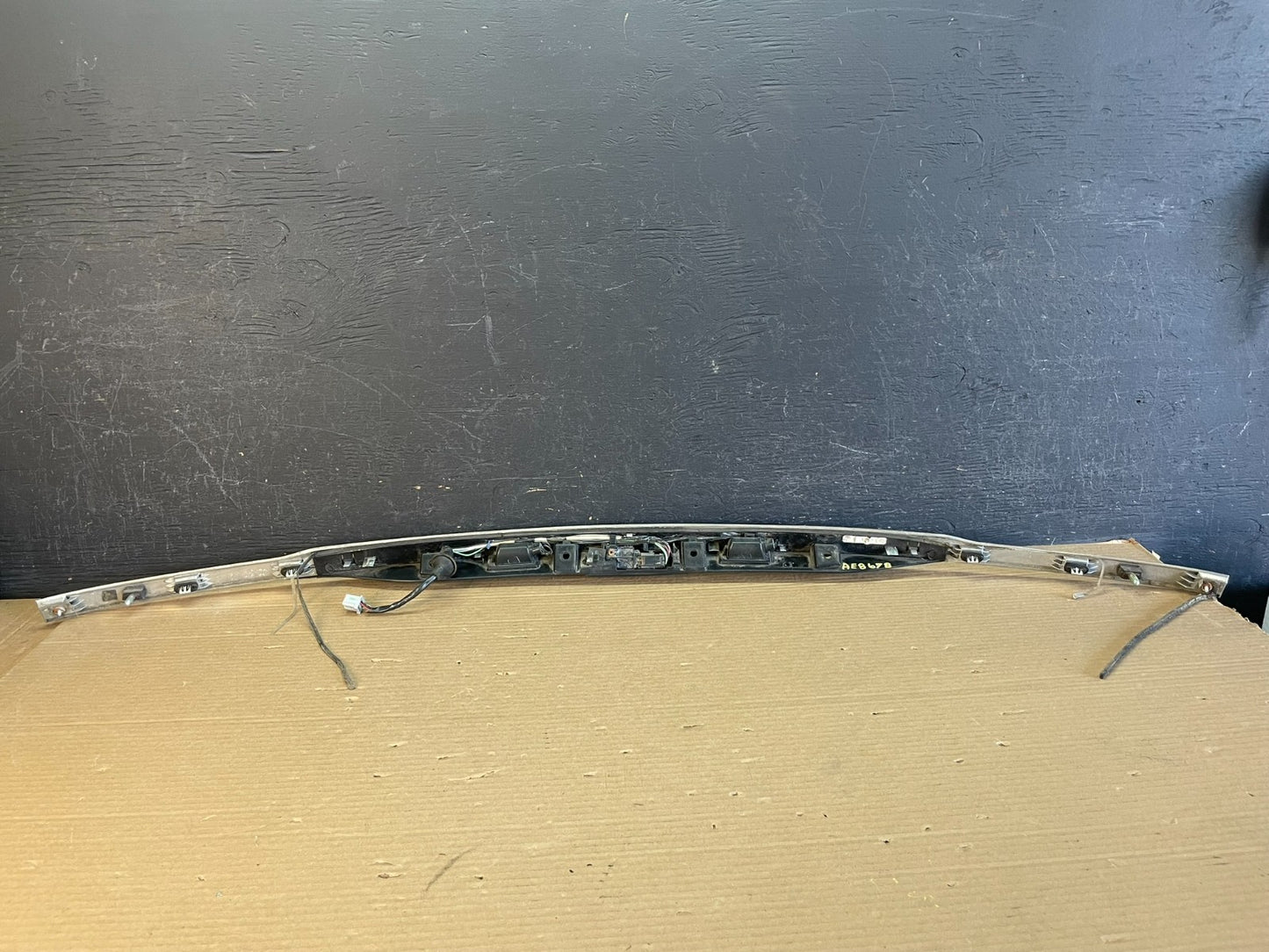 2011 to 2014 Ford Explorer Rear Tailgate Gate Trim Molding With Camera AE8678 DG3