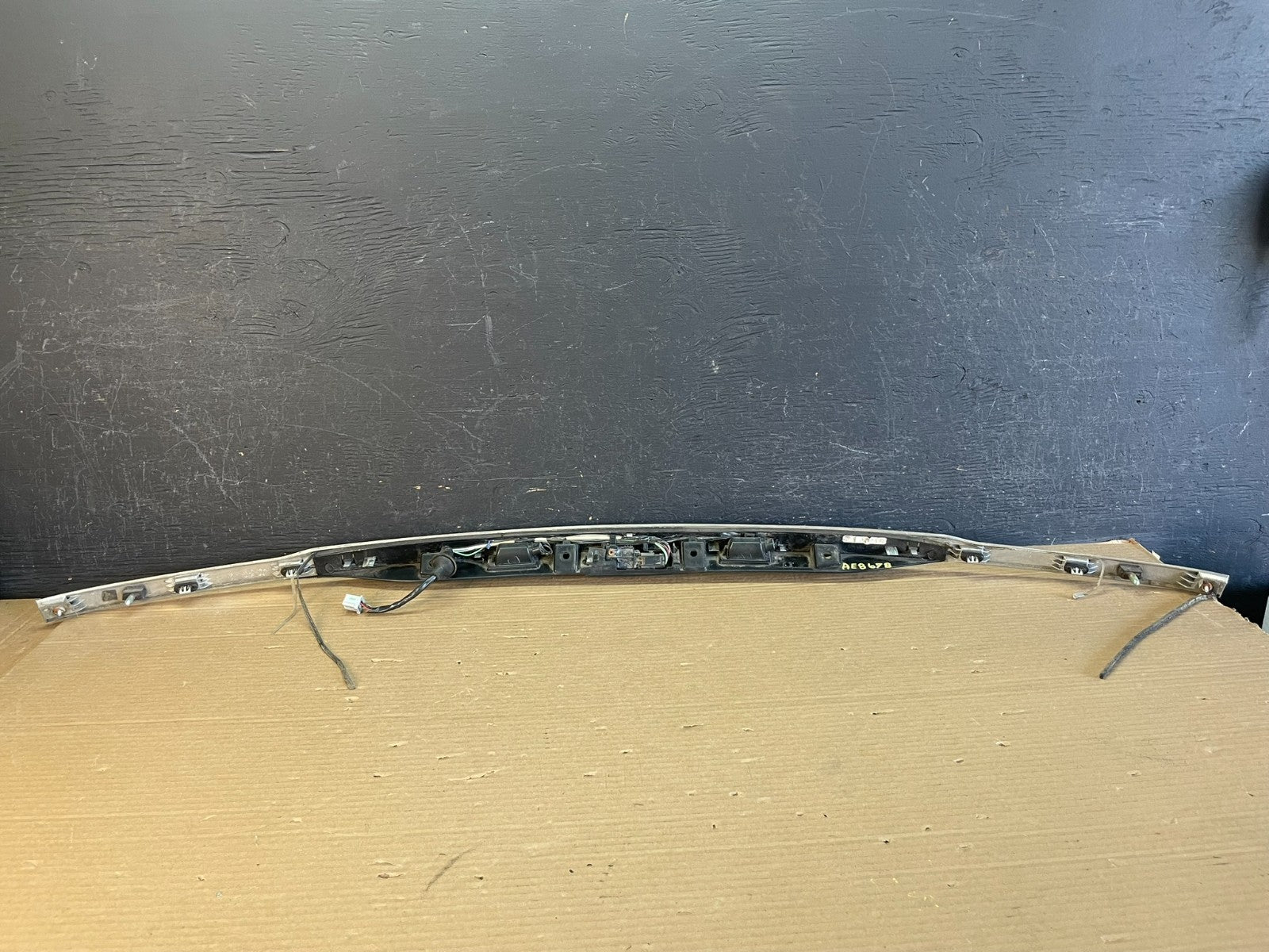 2011 to 2014 Ford Explorer Rear Tailgate Gate Trim Molding With Camera AE8678 DG3
