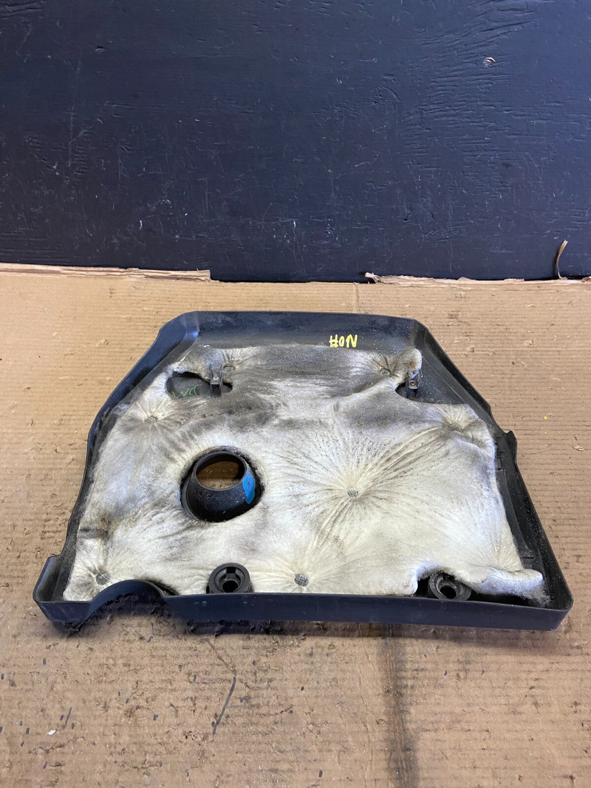 2004 to 2009 Mazda 3 DOHC 16 VALVE Engine Shield Top Cover E8336 PS5