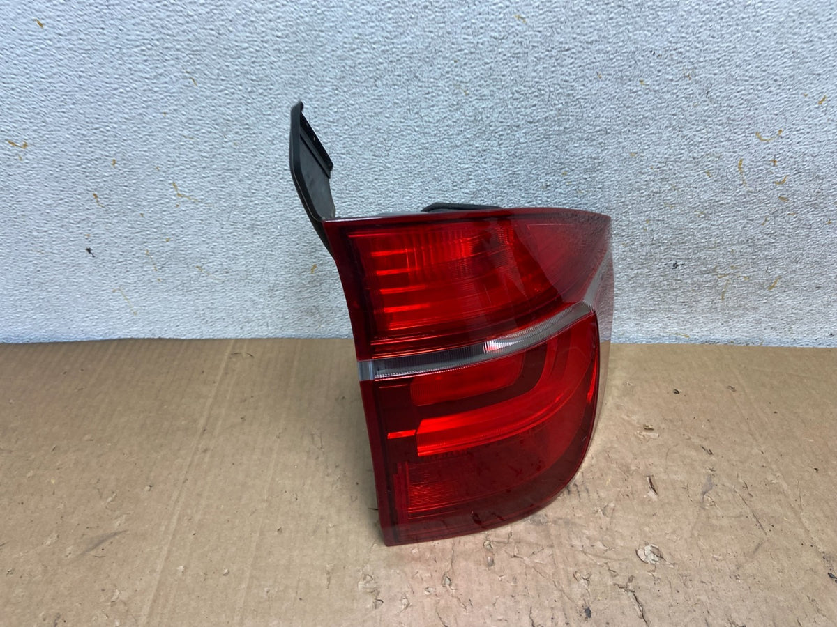 2011 2012 2013 Bmw X5 E70 Right Passenger Side Rh Tail Light AI9160 LK2