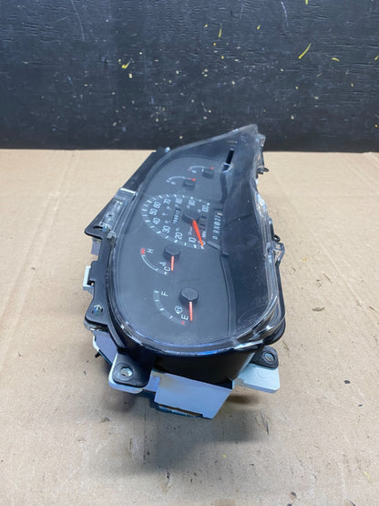 2001 - 2002 Ford Econoline E250 E350 Van Speedometer Instrument Cluster r8813 DG2