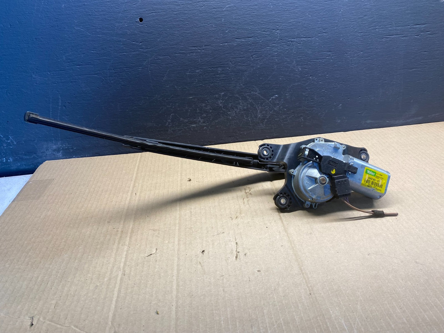 2007 to 2013 BMW X5 E70 Rear Windshield Wiper Motor OEM AC0857  DG5
