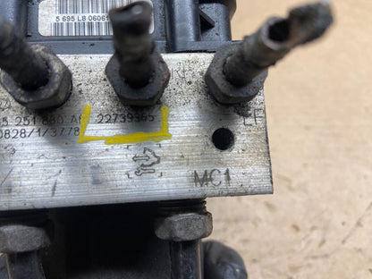 2012 GMC Yukon ABS Anti Lock Brake Pump Q1421 DG6